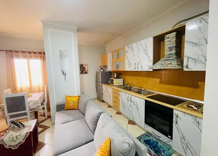 Liza's 3 Bedroom Daire Avlonya