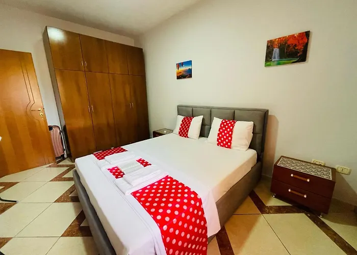 Liza's 3 Bedroom * Avlonya